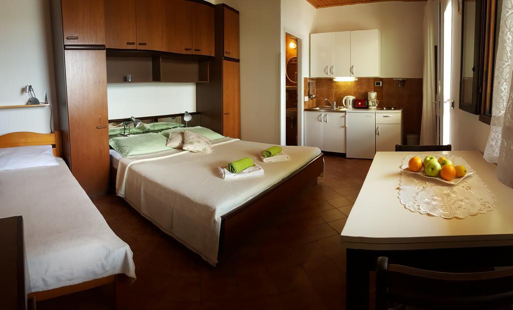 Apartments Bajo - Free Parking Dubrovnik Ngoại thất bức ảnh