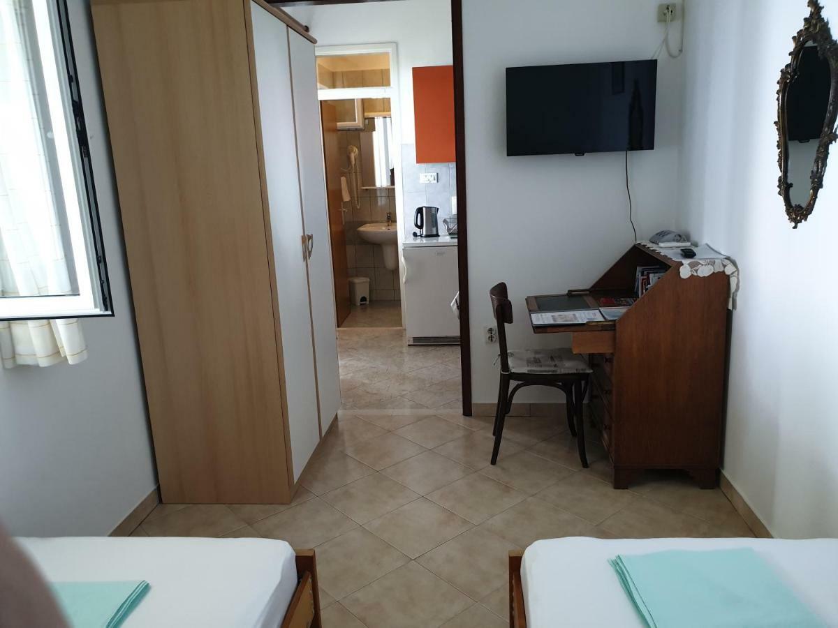 Apartments Bajo - Free Parking Dubrovnik Ngoại thất bức ảnh